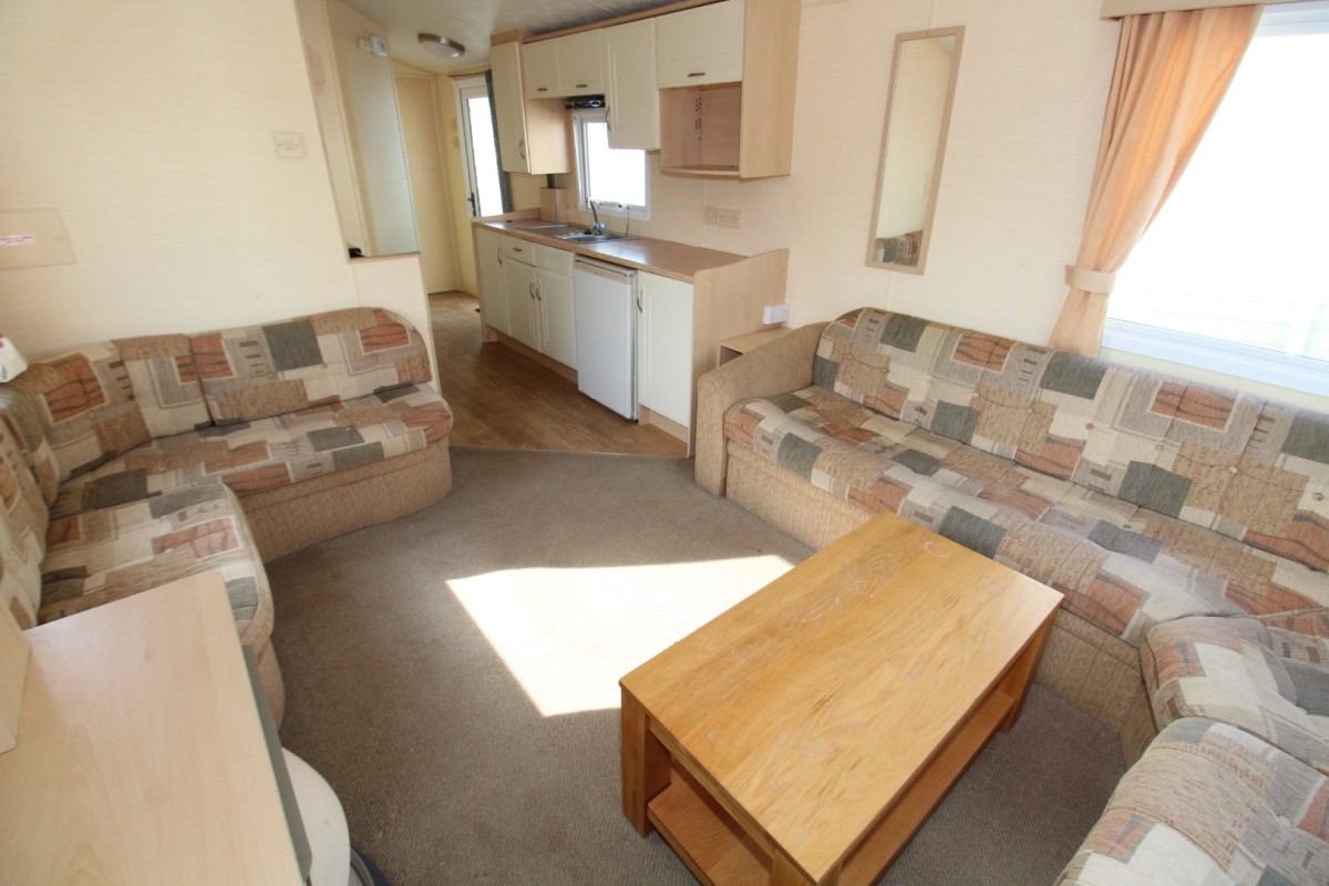 2010 Willerby Herald Gold lounge to kitchen