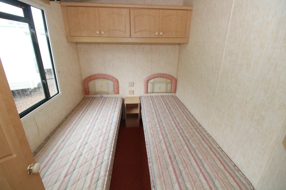 2004 Willerby Westmorland twin bedroom