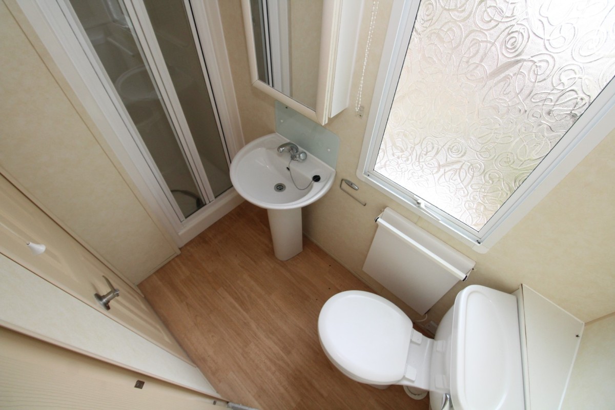 2006 Willerby Richmond family shower room