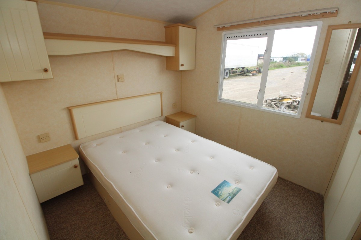 2006 Willerby Richmond double bedroom