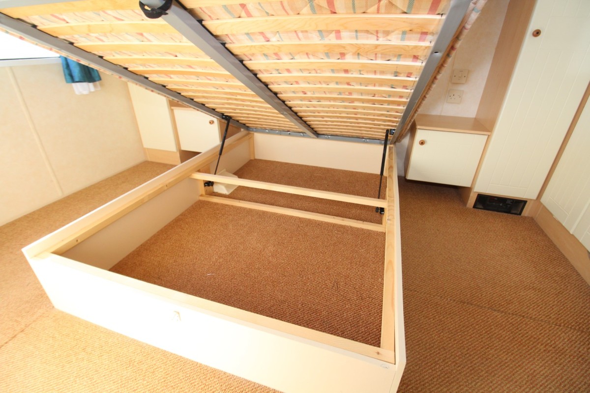 lift up bed with storage space