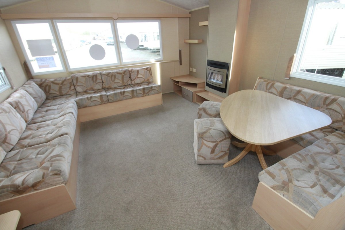 2011 Willerby Westcoast dining area to lounge