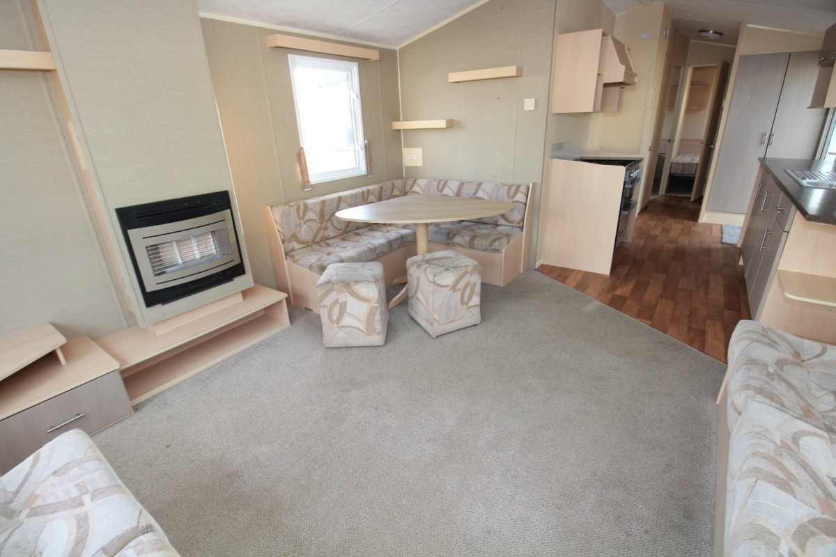 dining area in the 2011 Willerby Westcoast