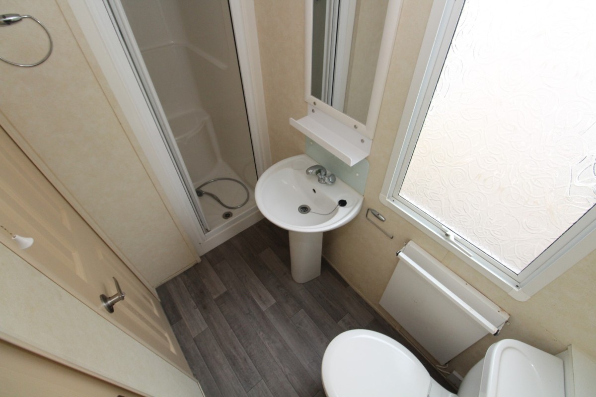 2006 Willerby Richmond family shower room