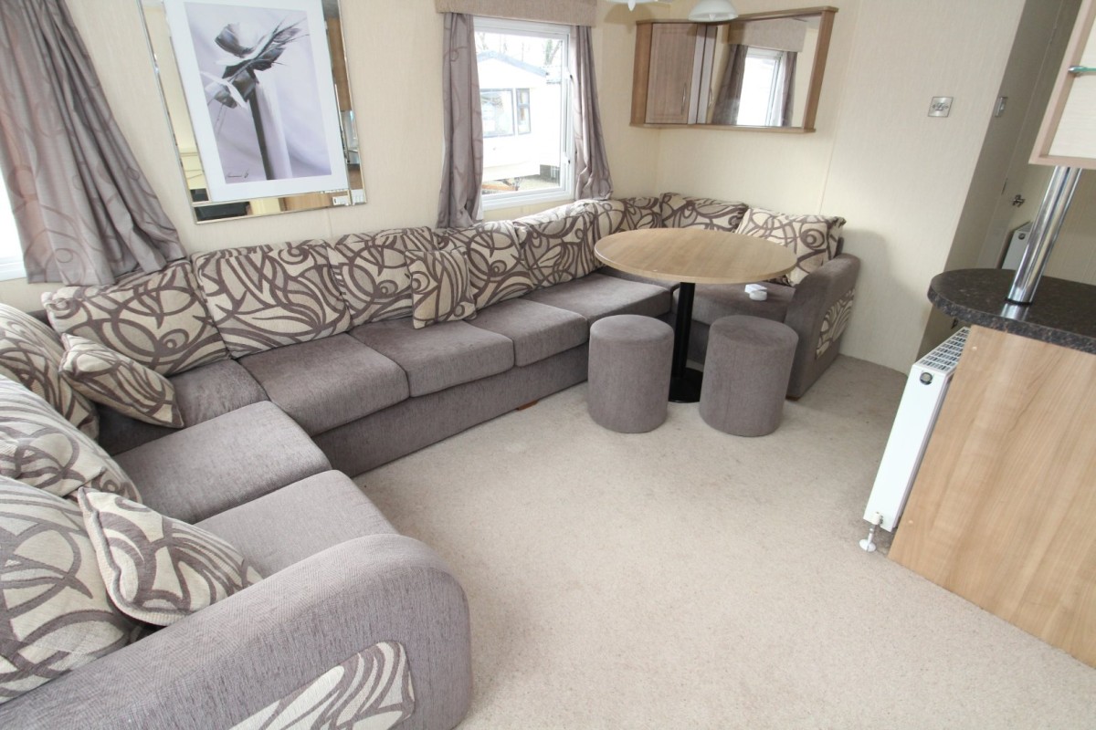 dining area in the 2012 Willerby New Hampton