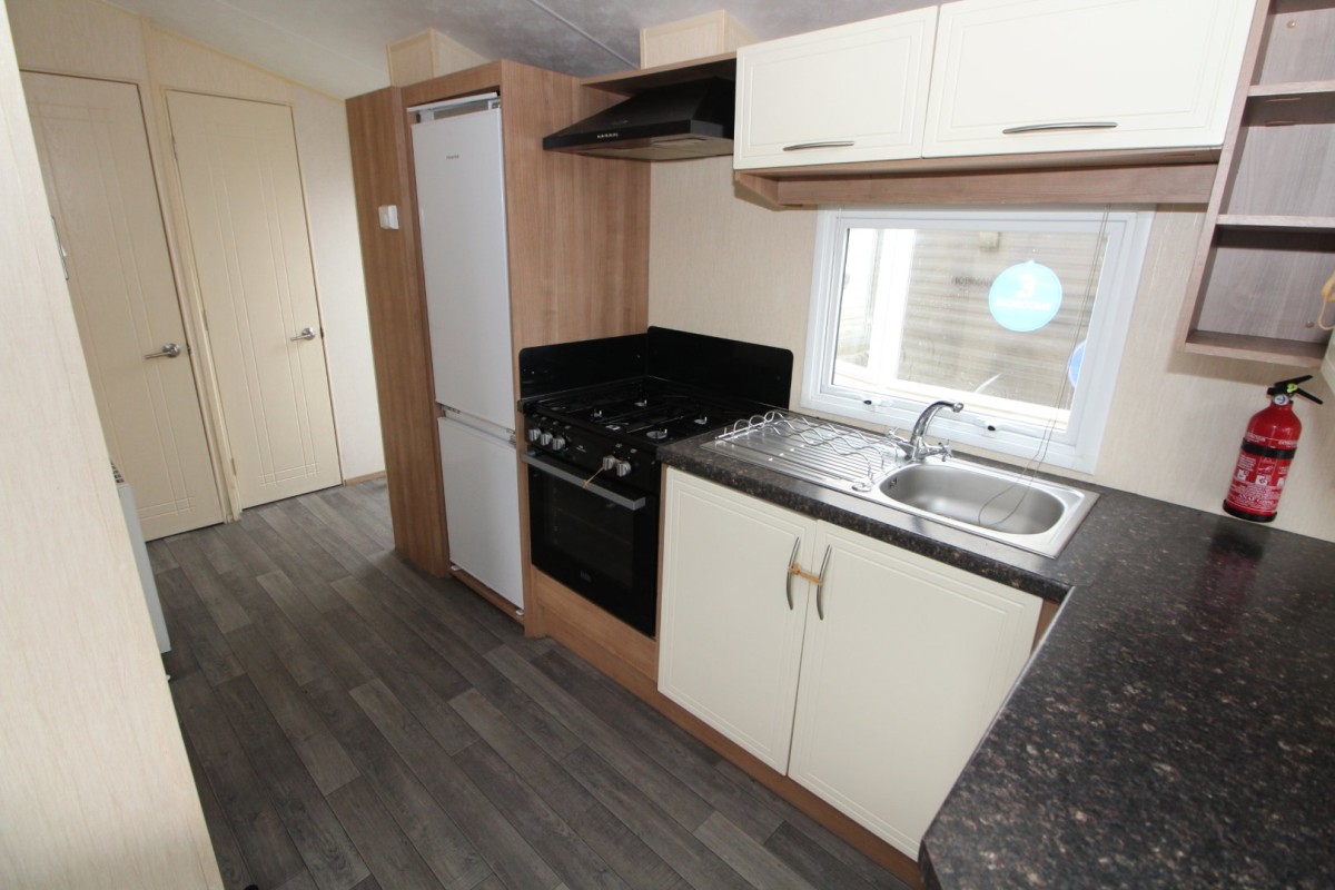 kitchen with oven in the 2012 Willerby New Hampton