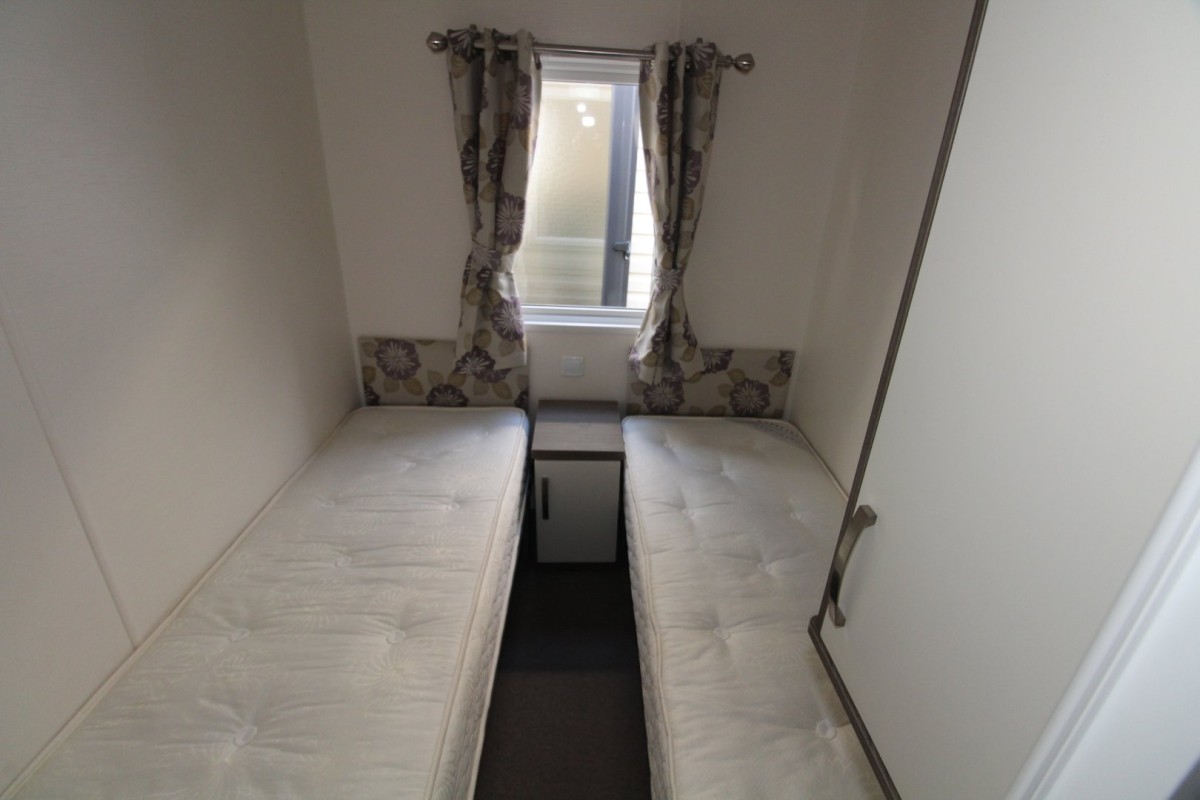 2015 Willerby Cameo third bedroom with twn beds