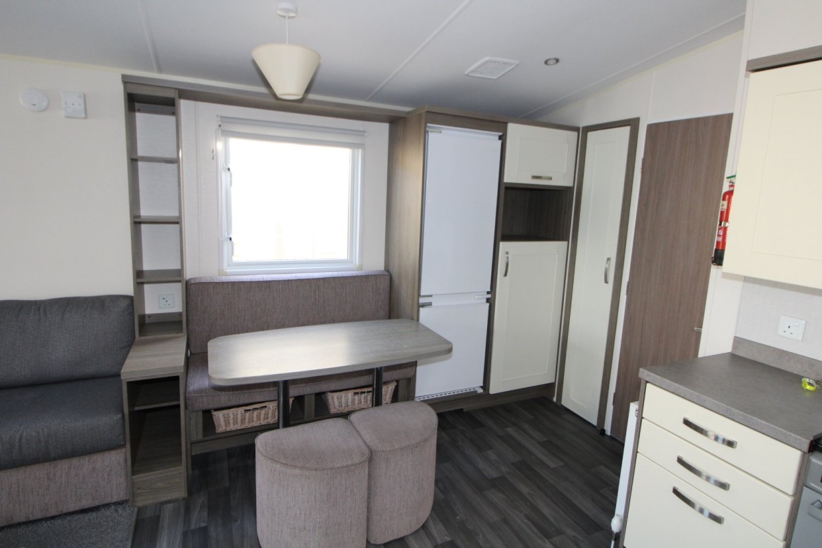 kitchen to dining area in the 2015 Willerby Cameo