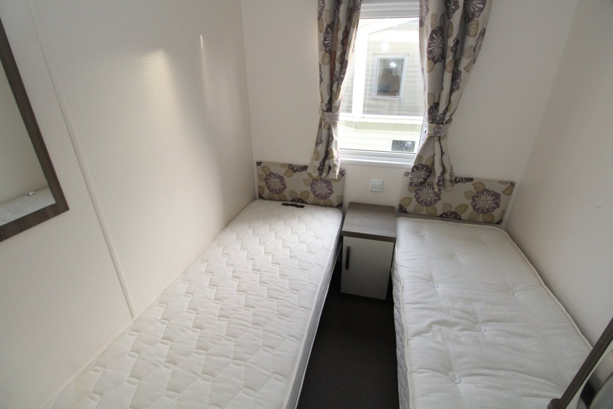 2015 Willerby Cameo twin bedroom