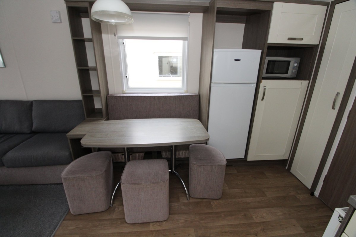 dining area in the 2015 Willerby Cameo