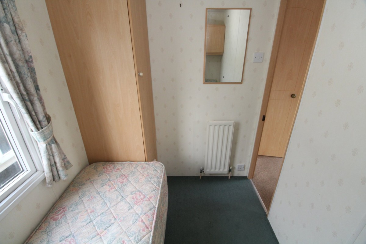 second view of the single bedroom