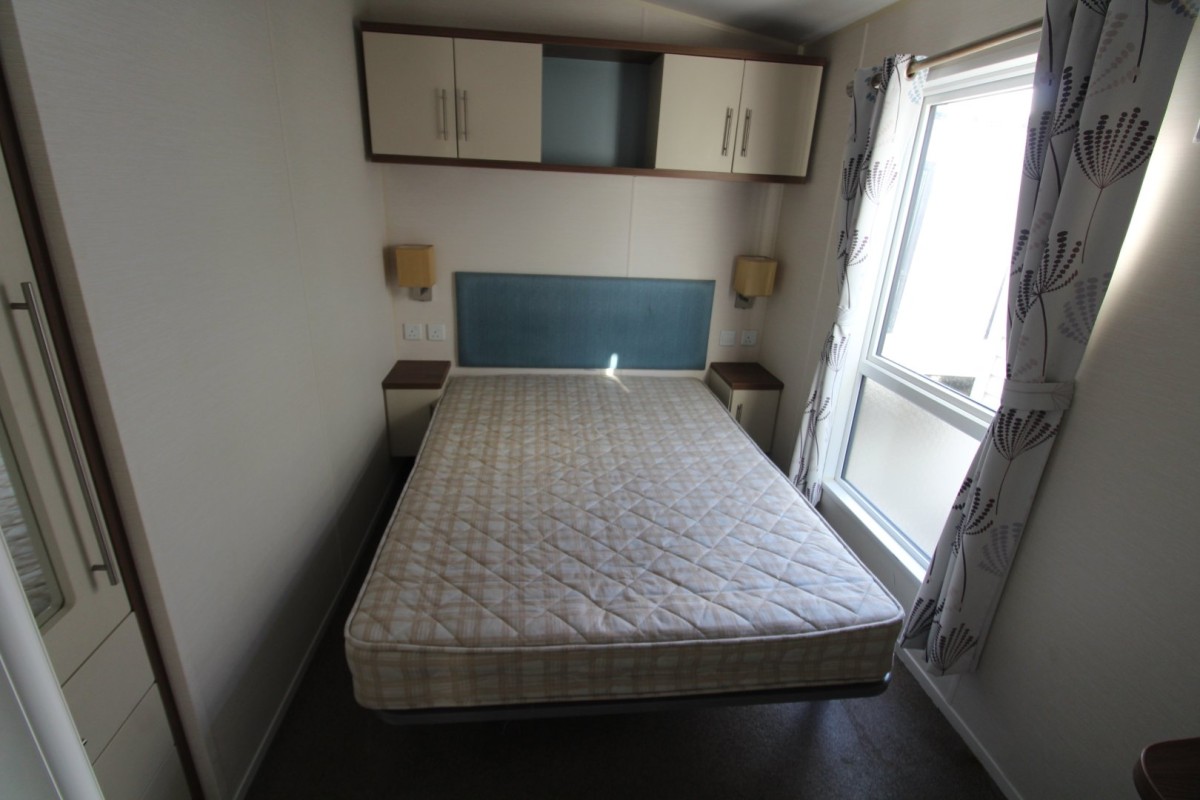 2015 Willerby Azure double bedroom