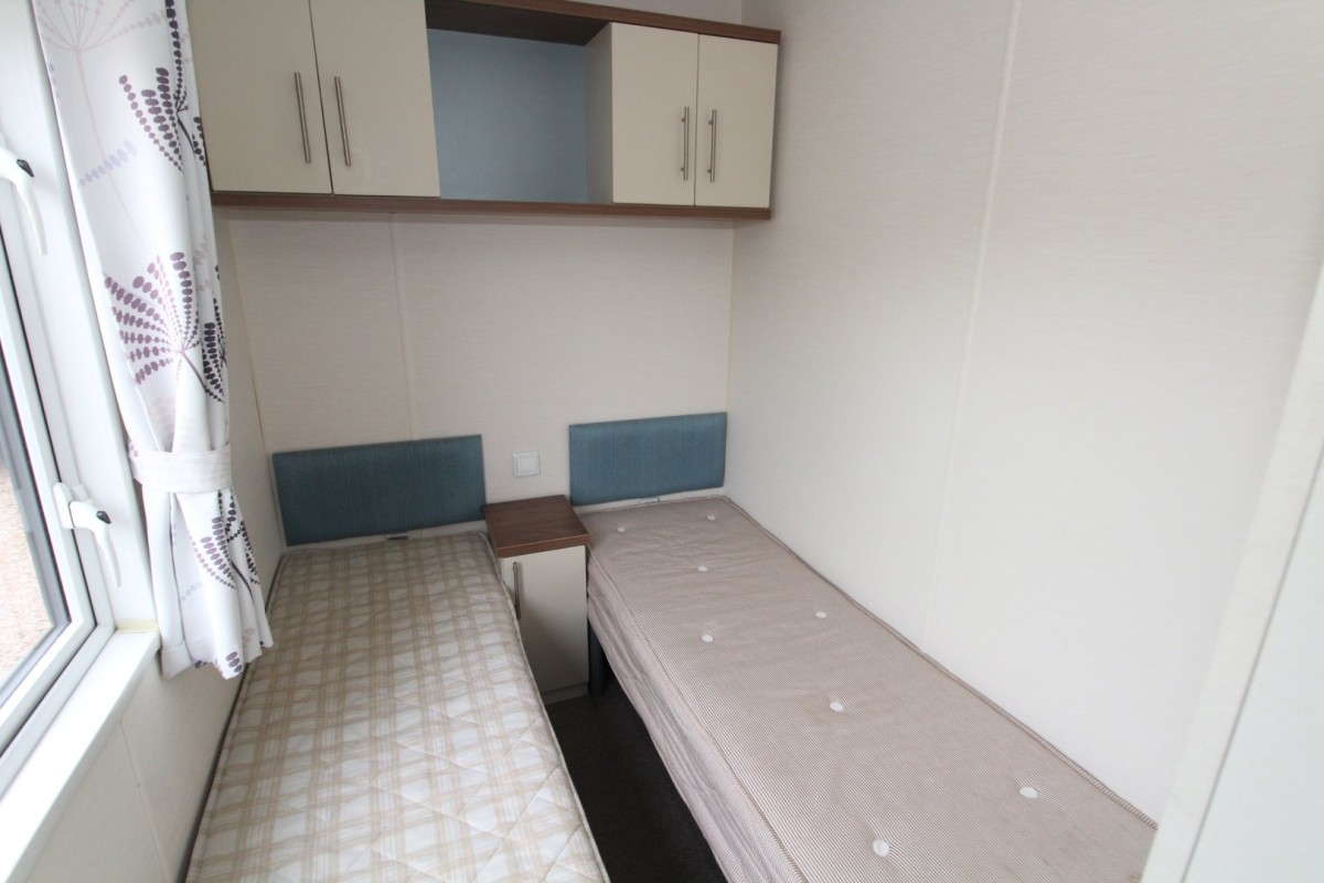 2015 Willerby Azure twin bedroom