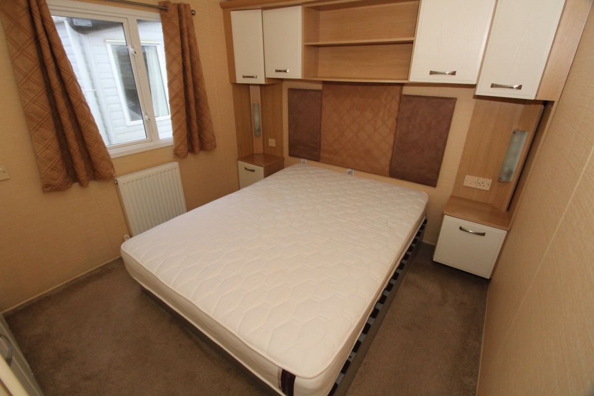 2010 Willerby Granada double bedroom