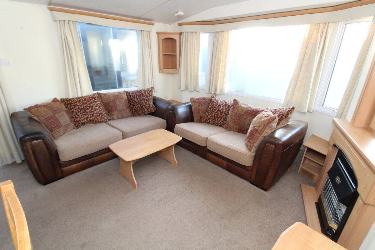 lounge with sofas in the 2004 Atlas Moonstone