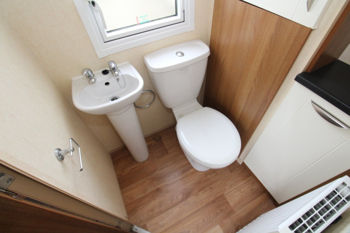 en-suite bathroom in the 2012 ABI St David